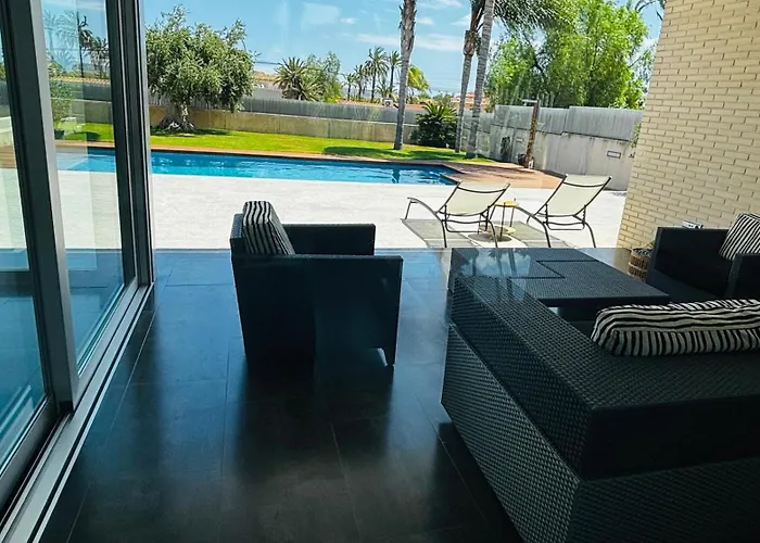 Legendary Lemon Villa *